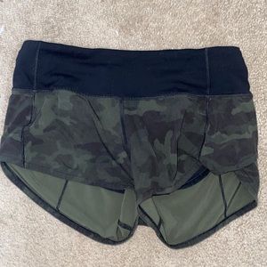 Lululemon camo shorts size 2 2”